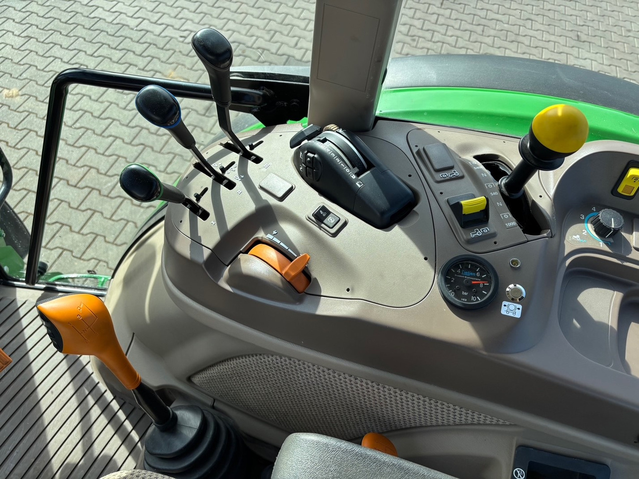 John Deere 5090 M - Farm tractor: picture 3 John Deere 5090 M - Farm tractor: picture 3