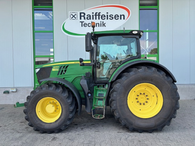 John Deere 6215 R - Farm tractor: picture 1 John Deere 6215 R - Farm tractor: picture 1