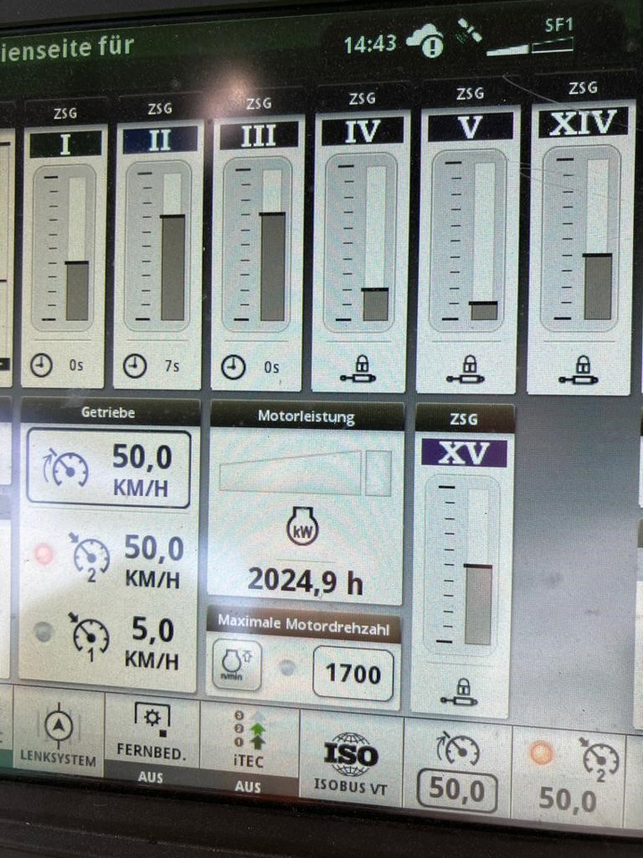 John Deere 7R 330 - Farm tractor: picture 2 John Deere 7R 330 - Farm tractor: picture 2