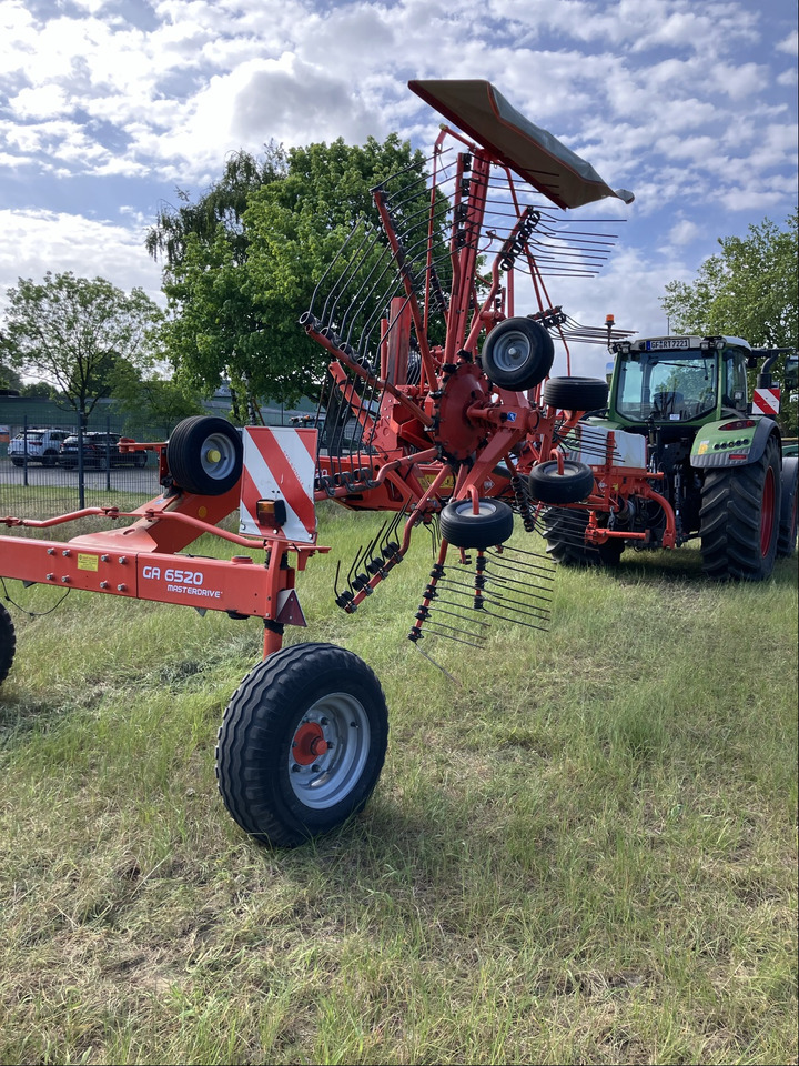 Kuhn 6520 - Tedder/ Rake: picture 4 Kuhn 6520 - Tedder/ Rake: picture 4