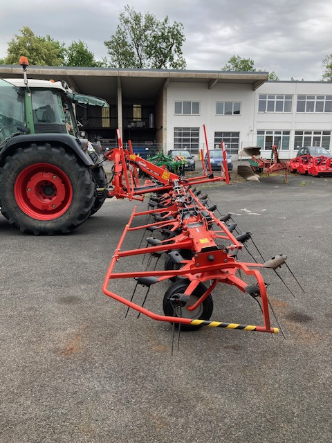 Kuhn GF 10803 Heuwender - Tedder/ Rake: picture 2 Kuhn GF 10803 Heuwender - Tedder/ Rake: picture 2