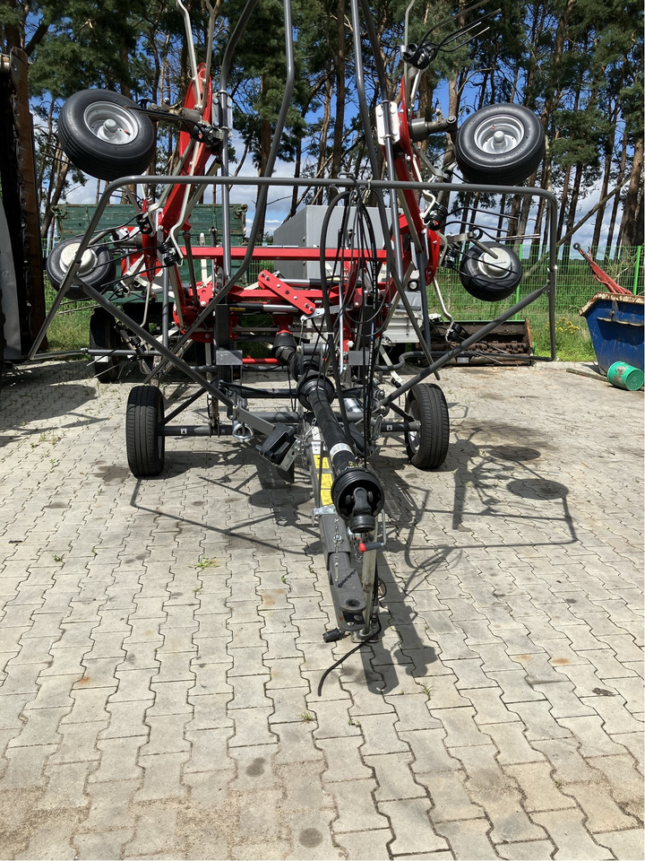 Massey Ferguson TD Serie - Tedder/ Rake: picture 1 Massey Ferguson TD Serie - Tedder/ Rake: picture 1