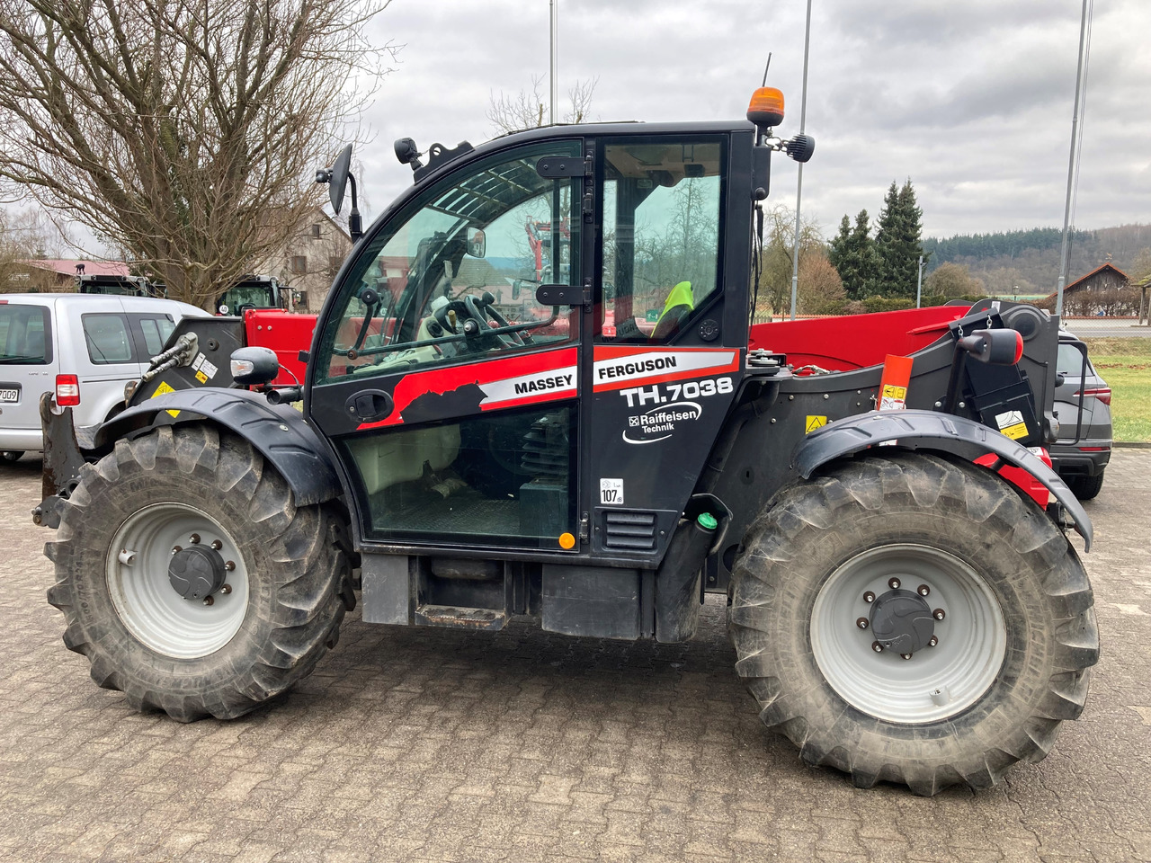 Massey Ferguson Telekoplader TH 7038 - Telescopic handler: picture 1 Massey Ferguson Telekoplader TH 7038 - Telescopic handler: picture 1