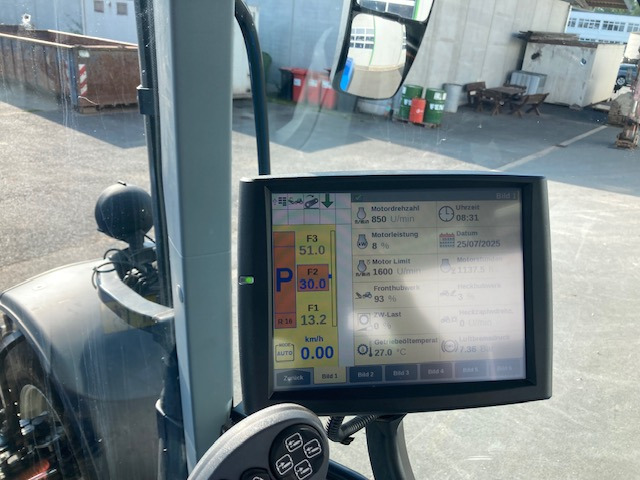 New Holland T6.155 AutoCommand - Farm tractor: picture 3 New Holland T6.155 AutoCommand - Farm tractor: picture 3