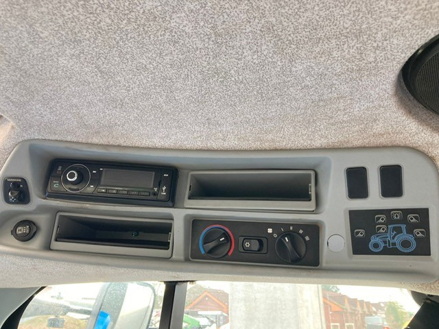 New Holland T7.200 Autocommand - Farm tractor: picture 2 New Holland T7.200 Autocommand - Farm tractor: picture 2