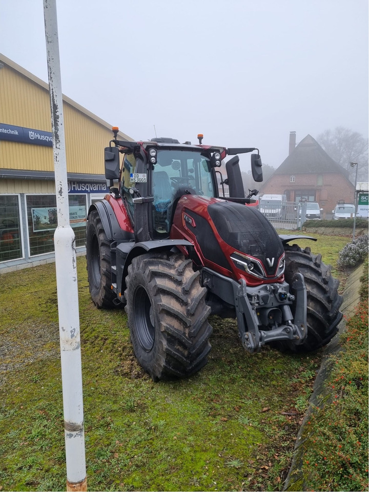 Valtra Q 265 - Farm tractor: picture 1 Valtra Q 265 - Farm tractor: picture 1