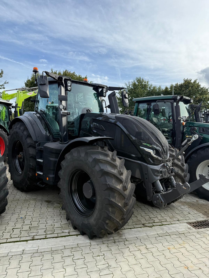 Valtra Q 285 Rückfahrienrichtung - Farm tractor: picture 4 Valtra Q 285 Rückfahrienrichtung - Farm tractor: picture 4