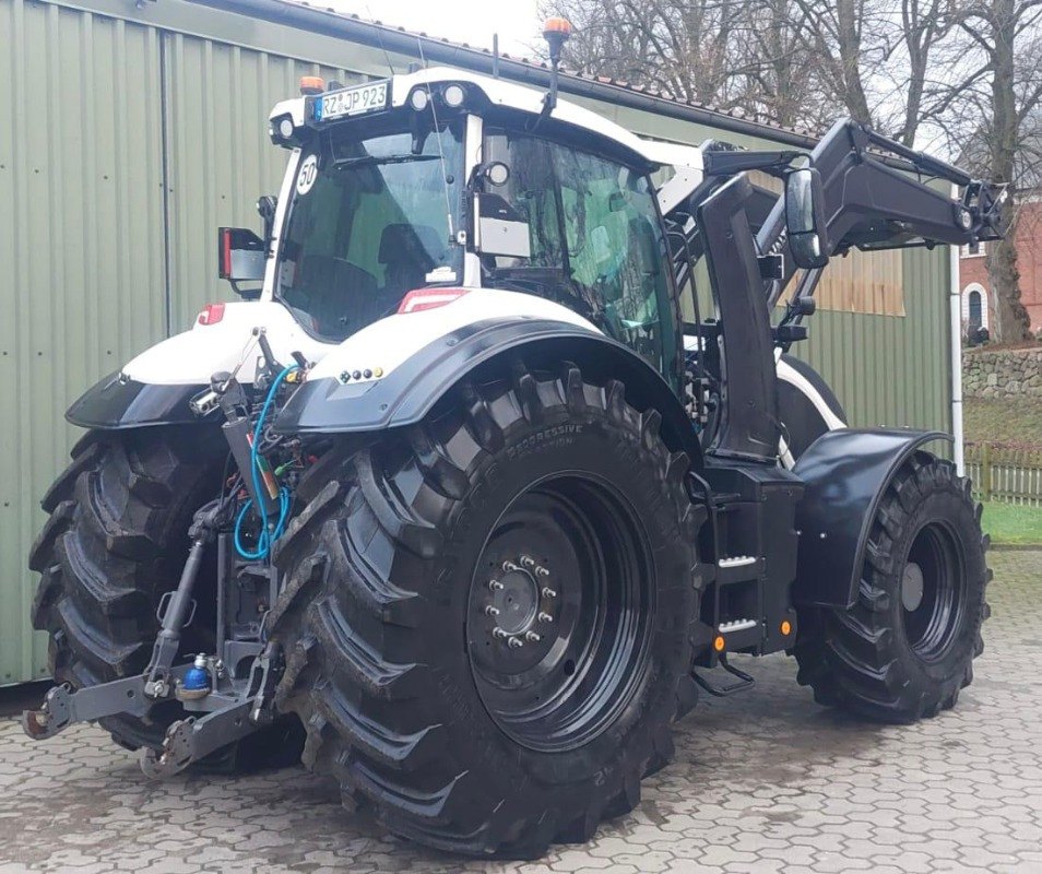 Valtra Q 305 Vollausstattung - Farm tractor: picture 5 Valtra Q 305 Vollausstattung - Farm tractor: picture 5