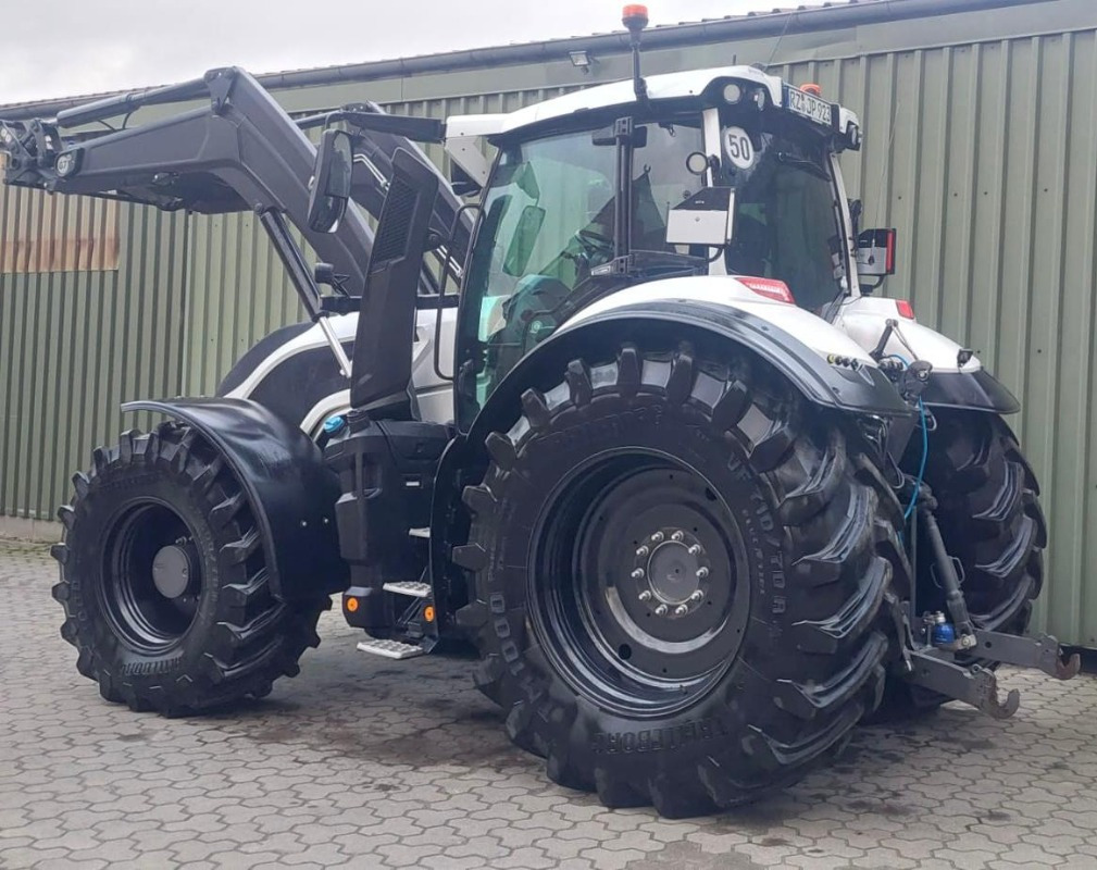 Valtra Q 305 Vollausstattung - Farm tractor: picture 3 Valtra Q 305 Vollausstattung - Farm tractor: picture 3