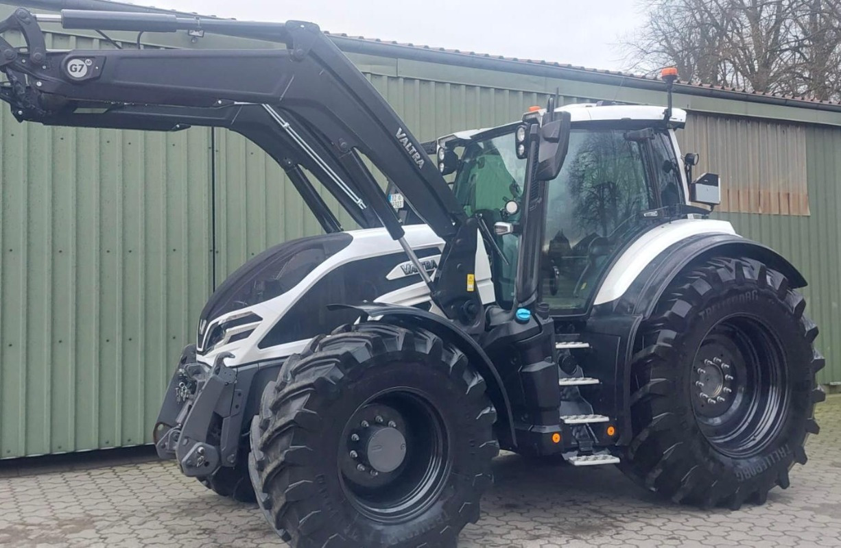 Valtra Q 305 Vollausstattung - Farm tractor: picture 1 Valtra Q 305 Vollausstattung - Farm tractor: picture 1