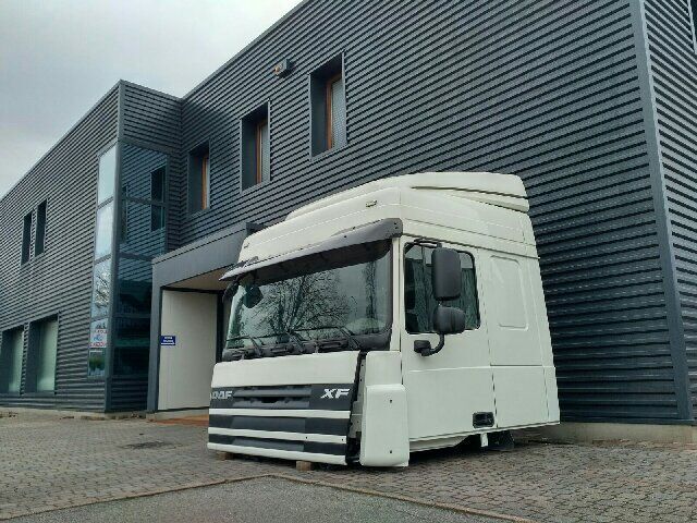 DAF XF 105 Euro 5 - Cab and interior for Truck: picture 3 DAF XF 105 Euro 5 - Cab and interior for Truck: picture 3