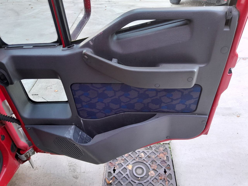 Cab and interior for Truck Iveco Eurocargo: picture 9
