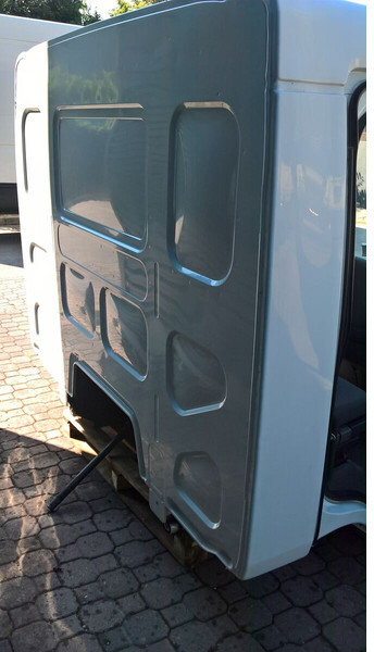 Renault PREMIUM DISTRIBUTION - KERAX - Cab and interior for Truck: picture 3 Renault PREMIUM DISTRIBUTION - KERAX - Cab and interior for Truck: picture 3