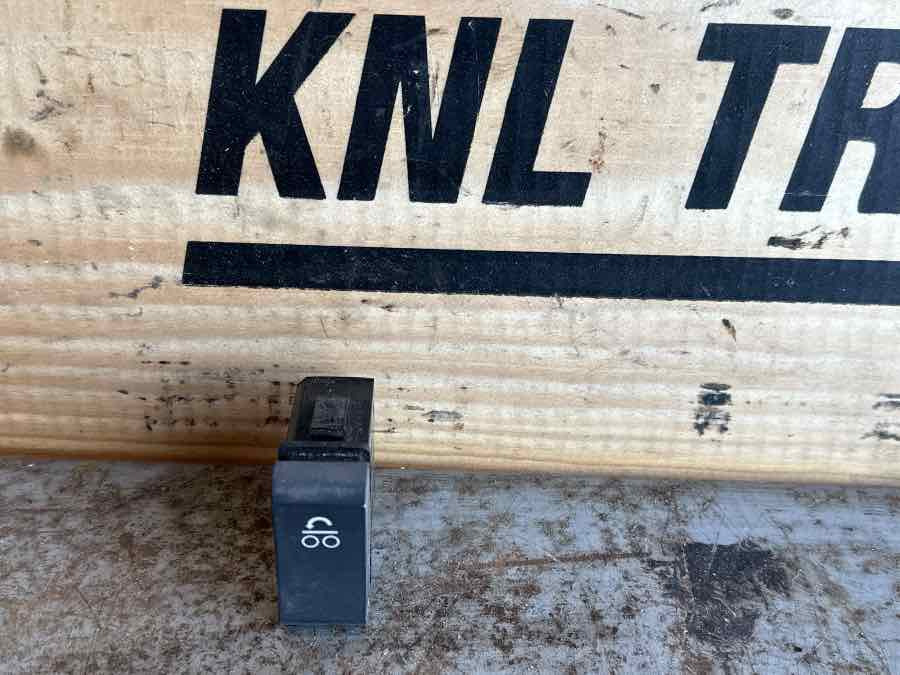 DAF SWITCH 2141416 - Electrical system for Truck: picture 1 DAF SWITCH 2141416 - Electrical system for Truck: picture 1