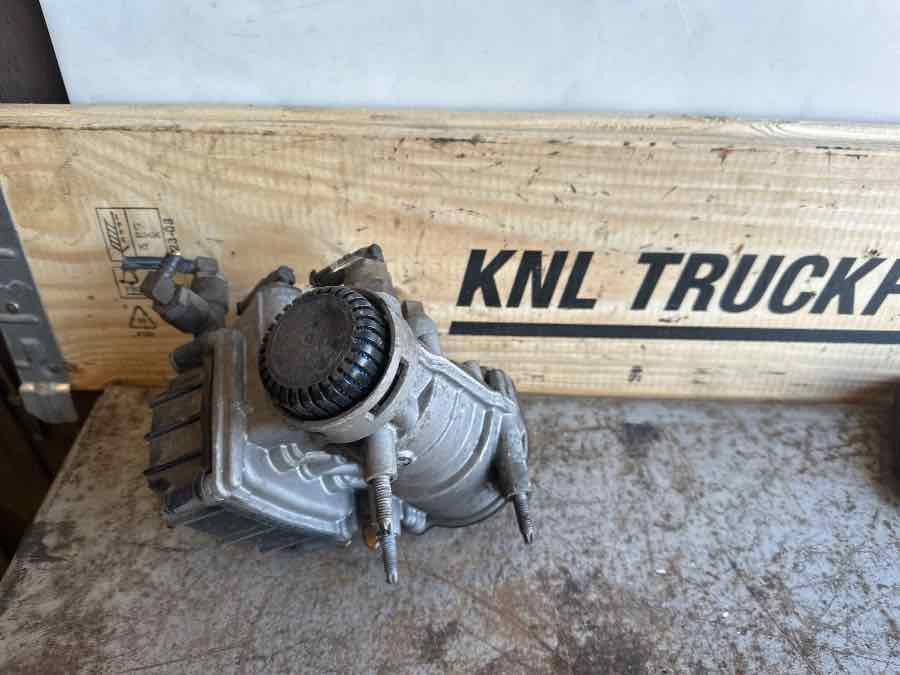 DAF TRAILER VALVE 1747137 - Brake valve for Truck: picture 2 DAF TRAILER VALVE 1747137 - Brake valve for Truck: picture 2