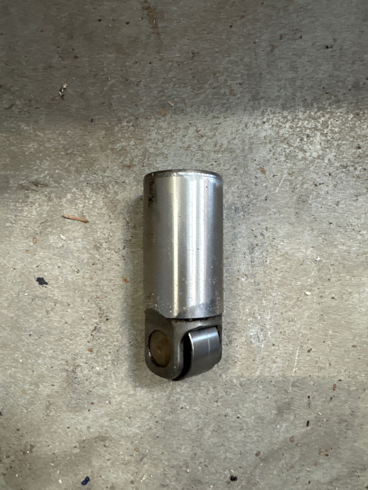 DAF VALVE TAPPET 1645642 - Engine and parts for Truck: picture 1 DAF VALVE TAPPET 1645642 - Engine and parts for Truck: picture 1