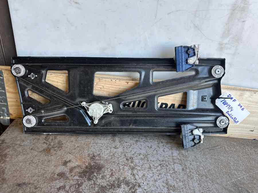 DAF WINDOW SYSTEM 1881914 - Cab and interior for Truck: picture 1 DAF WINDOW SYSTEM 1881914 - Cab and interior for Truck: picture 1