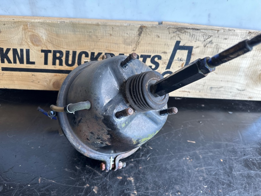 FORD CARGO BRAKE VALVE - Brake valve for Truck: picture 2 FORD CARGO BRAKE VALVE - Brake valve for Truck: picture 2