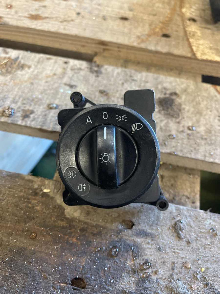 MERCEDES LIGT SWITCH A9435451504 - Cab and interior for Bus: picture 1 MERCEDES LIGT SWITCH A9435451504 - Cab and interior for Bus: picture 1