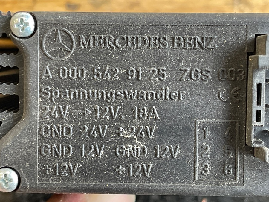 MERCEDES VOLTAGE CONVERTER A0005429125 - Electrical system for Truck: picture 3 MERCEDES VOLTAGE CONVERTER A0005429125 - Electrical system for Truck: picture 3