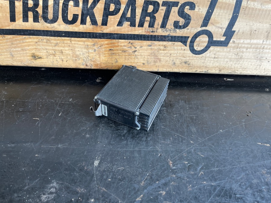 MERCEDES VOLTAGE CONVERTER A0005429125 - Electrical system for Truck: picture 2 MERCEDES VOLTAGE CONVERTER A0005429125 - Electrical system for Truck: picture 2