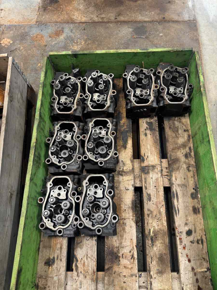 SCANIA CYLINDERHEAD 2296699 - Engine and parts for Truck: picture 1 SCANIA CYLINDERHEAD 2296699 - Engine and parts for Truck: picture 1