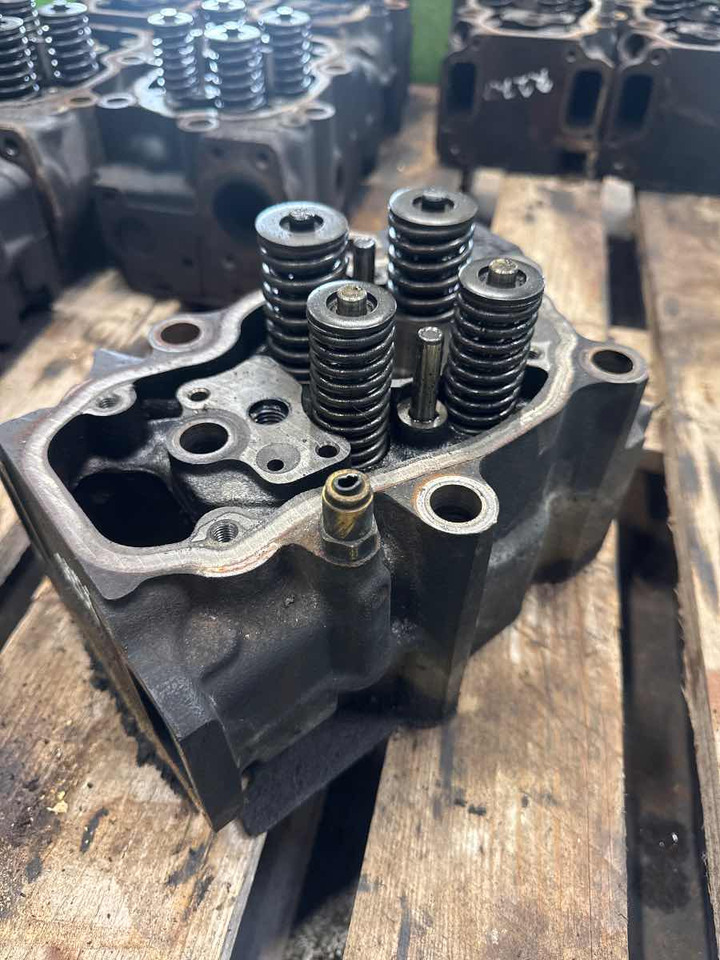 SCANIA CYLINDERHEAD 2296699 - Engine and parts for Truck: picture 2 SCANIA CYLINDERHEAD 2296699 - Engine and parts for Truck: picture 2