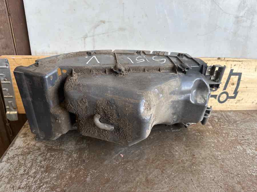 SCANIA LAMP HOUSE 1936674 - Electrical system for Truck: picture 2 SCANIA LAMP HOUSE 1936674 - Electrical system for Truck: picture 2