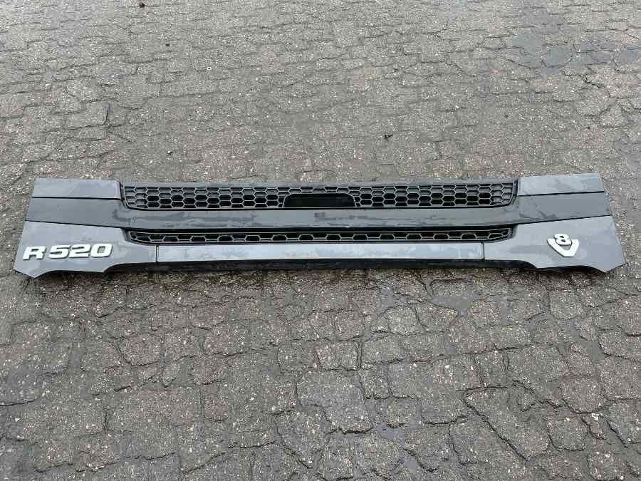 SCANIA NGR GRILL LOWER - Body and exterior for Truck: picture 1 SCANIA NGR GRILL LOWER - Body and exterior for Truck: picture 1