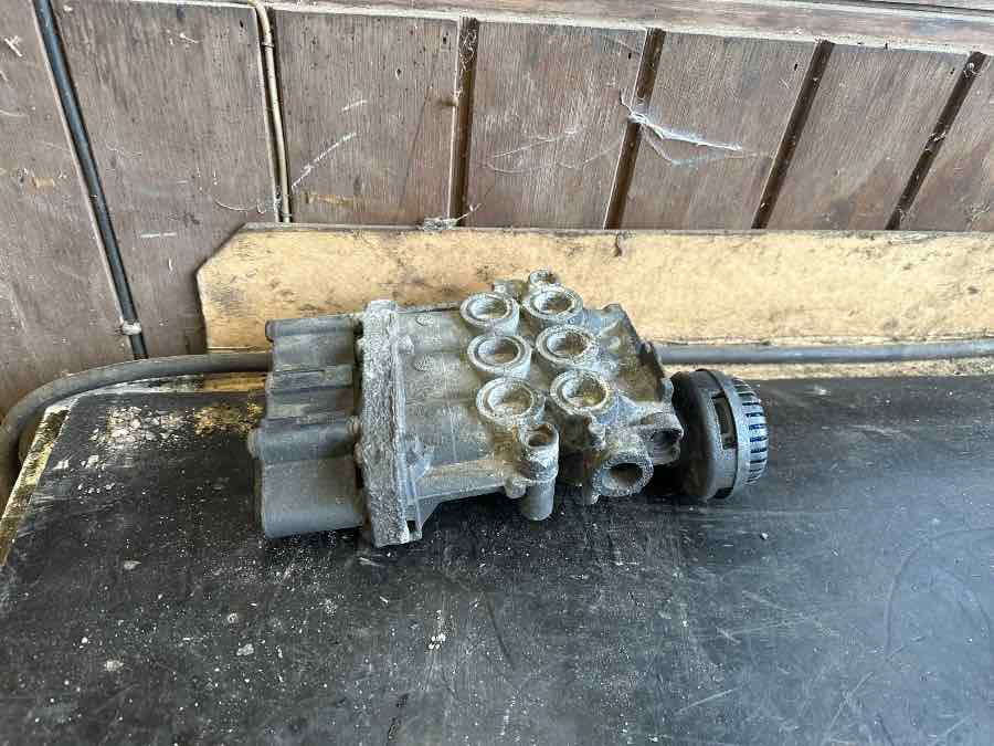 MERCEDES SOLENOID VALVE A0003276825 - Spare parts for Bus: picture 1 MERCEDES SOLENOID VALVE A0003276825 - Spare parts for Bus: picture 1