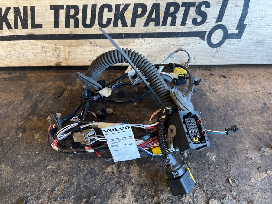 VOLVO CABELS 22935545 - Cables/ Wire harness for Truck: picture 1 VOLVO CABELS 22935545 - Cables/ Wire harness for Truck: picture 1