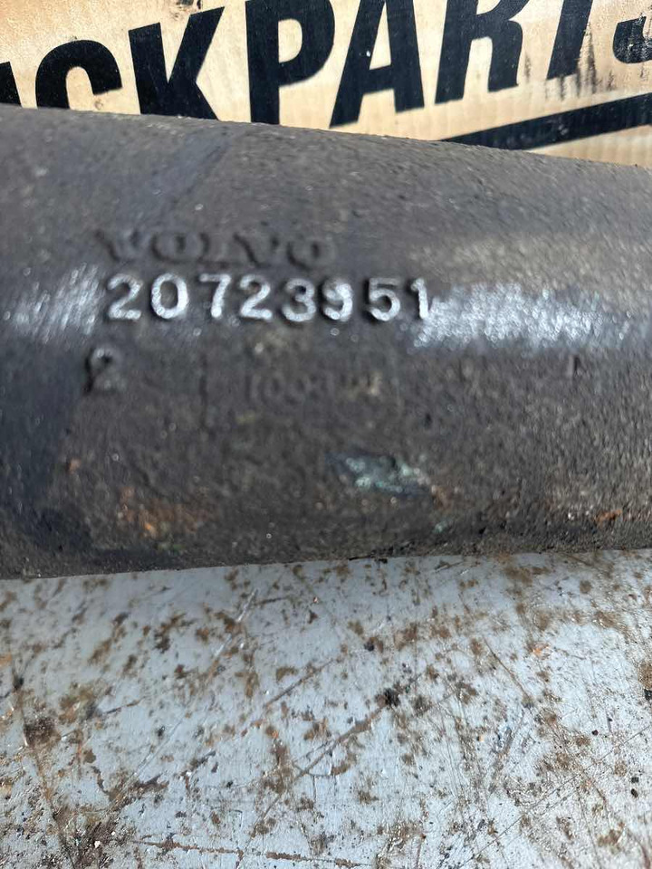 VOLVO COOLING PIPE 20723951 - Air intake pipe for Truck: picture 2 VOLVO COOLING PIPE 20723951 - Air intake pipe for Truck: picture 2