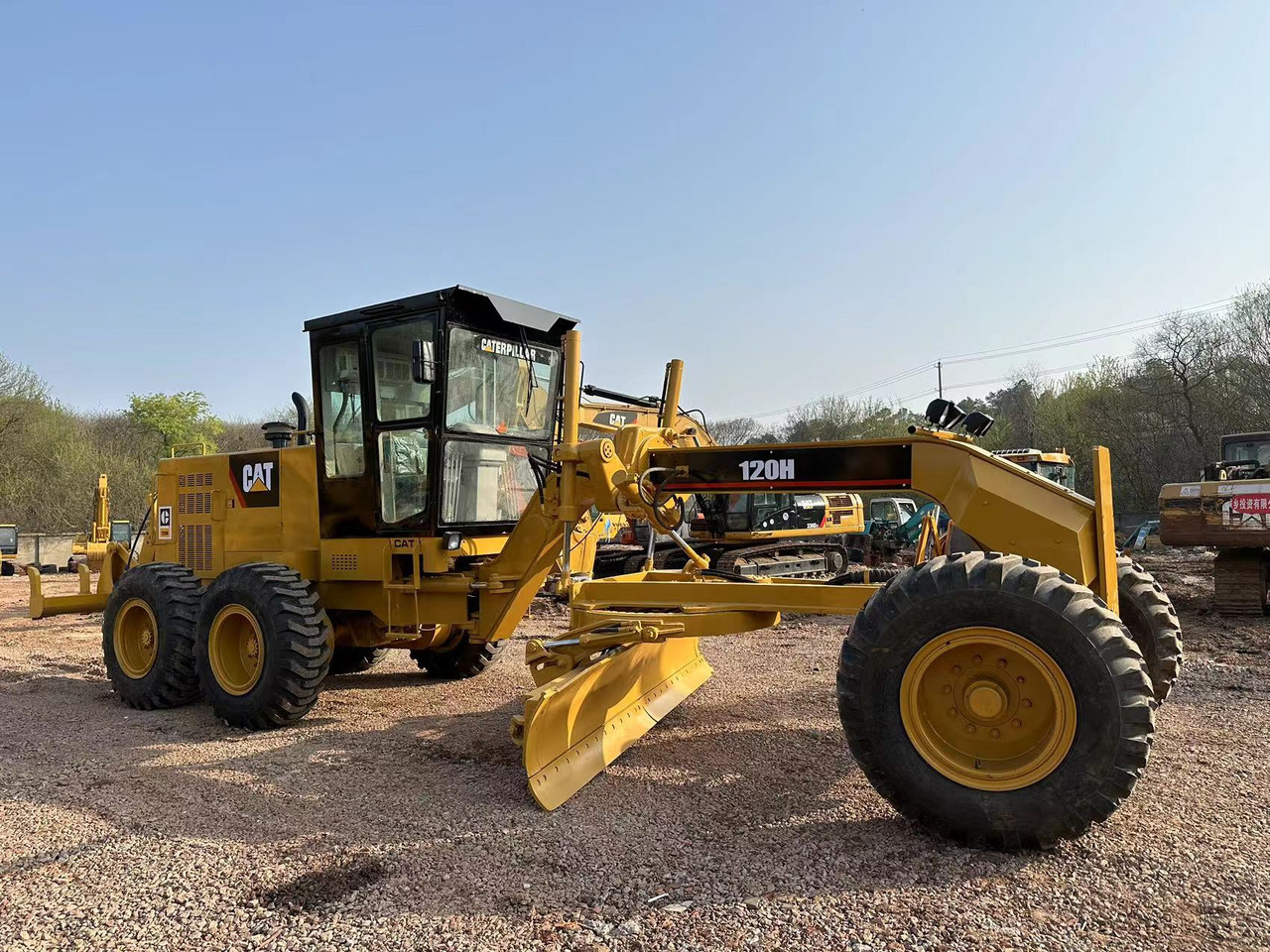 CATERPILLAR 120H - Grader: picture 4 CATERPILLAR 120H - Grader: picture 4