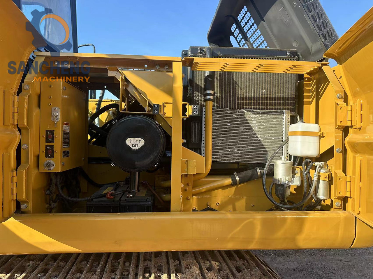 Crawler excavator CATERPILLAR 320B: picture 9