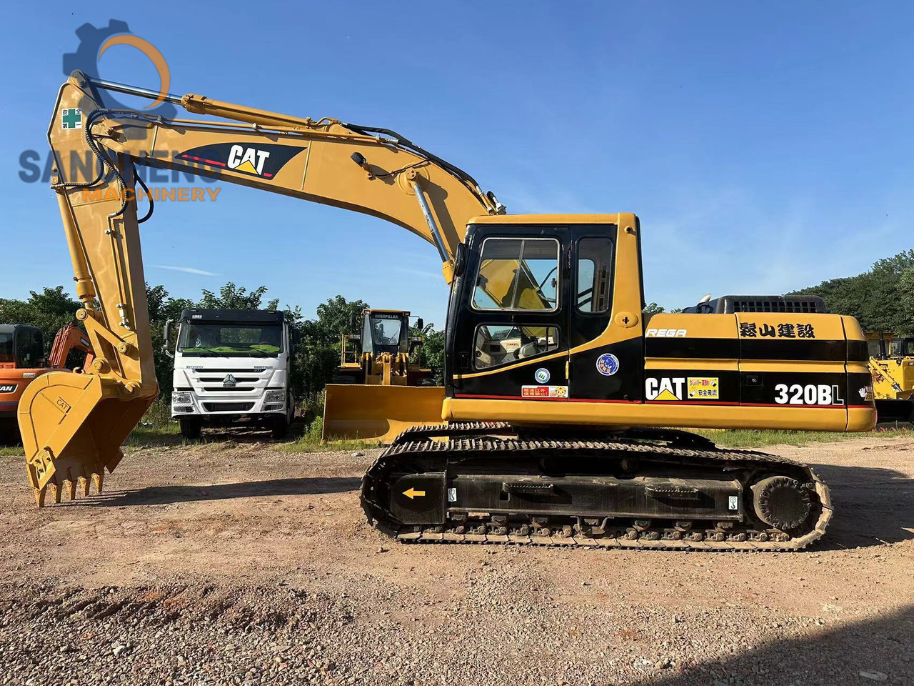 CATERPILLAR 320BL - Crawler excavator: picture 3 CATERPILLAR 320BL - Crawler excavator: picture 3