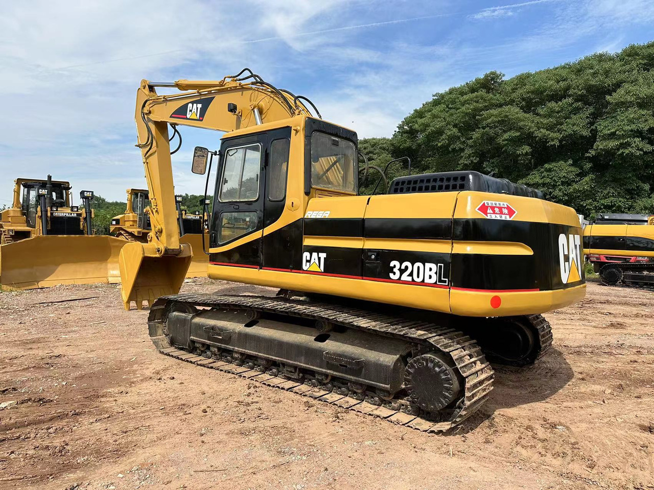 CATERPILLAR 320BL - Crawler excavator: picture 1 CATERPILLAR 320BL - Crawler excavator: picture 1
