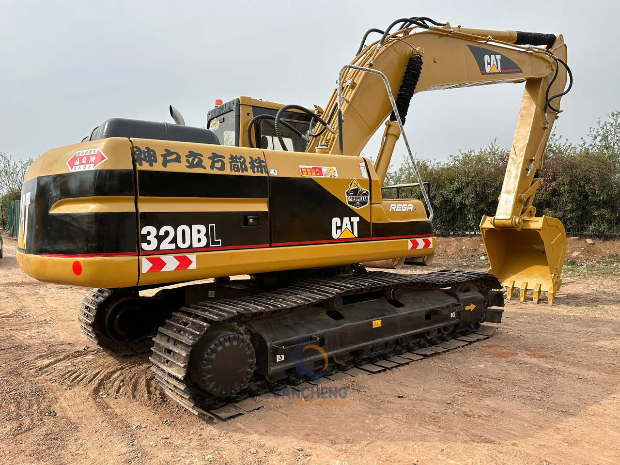 CATERPILLAR 320BL - Crawler excavator: picture 1 CATERPILLAR 320BL - Crawler excavator: picture 1
