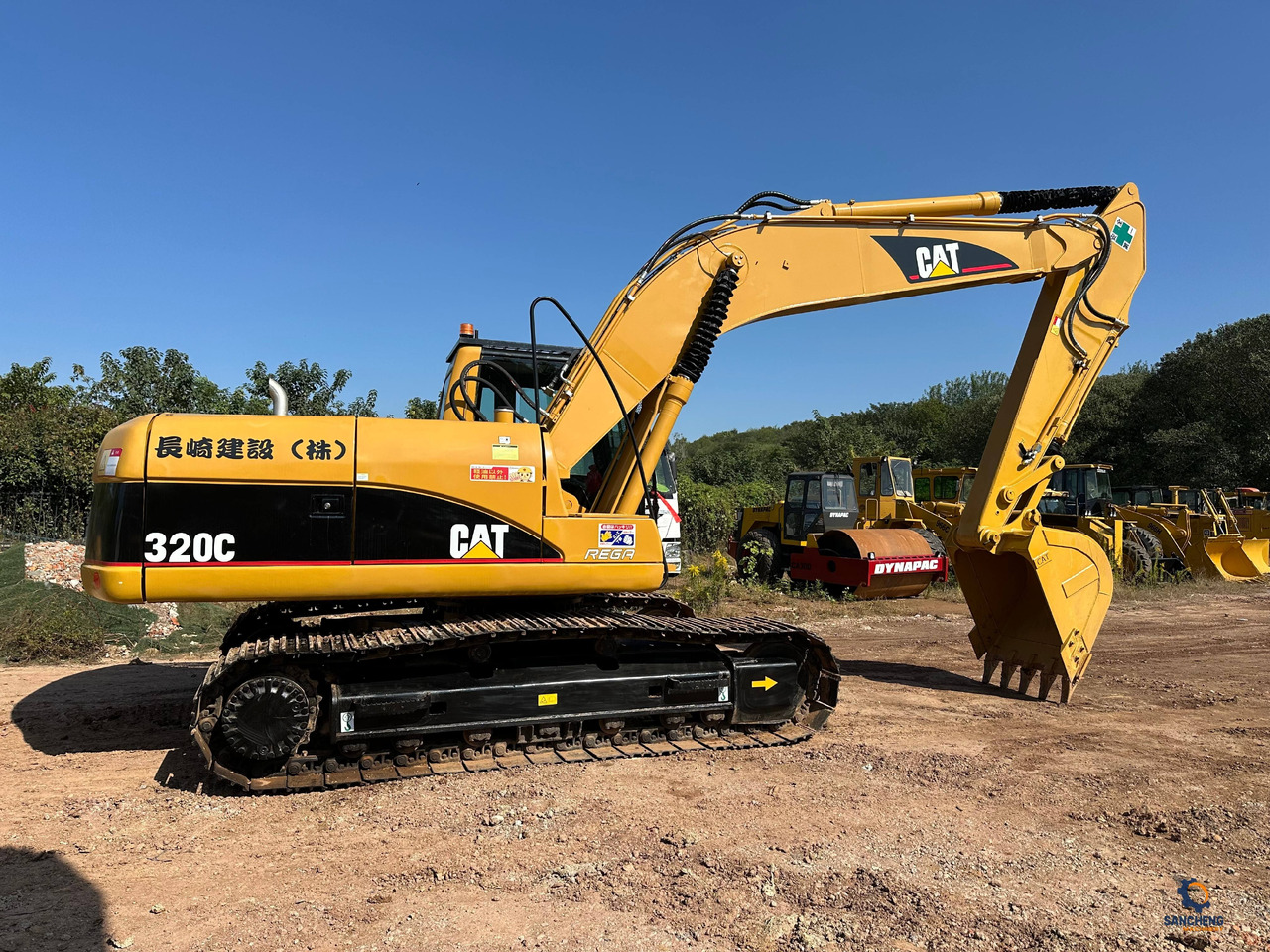 Crawler excavator CATERPILLAR 320C: picture 1