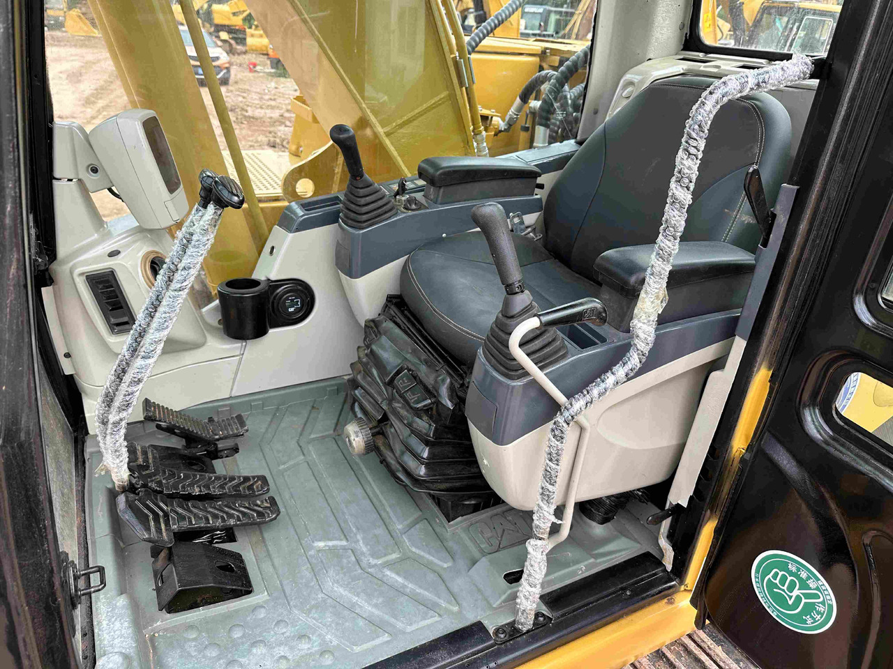 CATERPILLAR 320CL on lease CATERPILLAR 320CL: picture 9