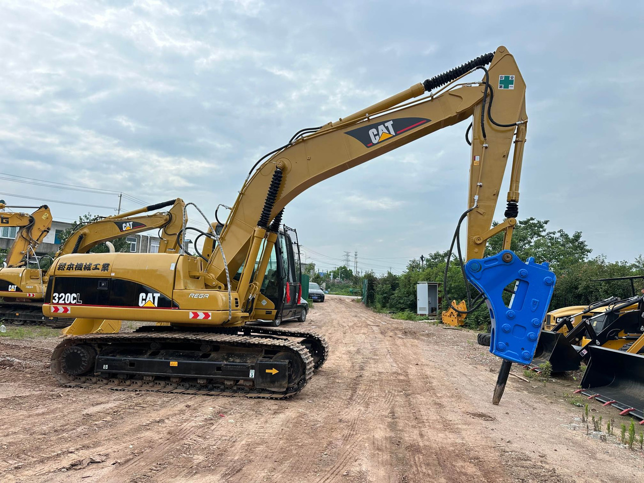 CATERPILLAR 320CL - Crawler excavator: picture 1 CATERPILLAR 320CL - Crawler excavator: picture 1