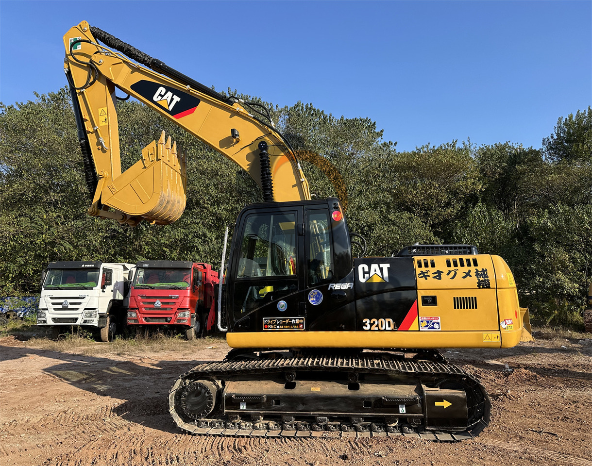 CATERPILLAR 320D - Crawler excavator: picture 2 CATERPILLAR 320D - Crawler excavator: picture 2