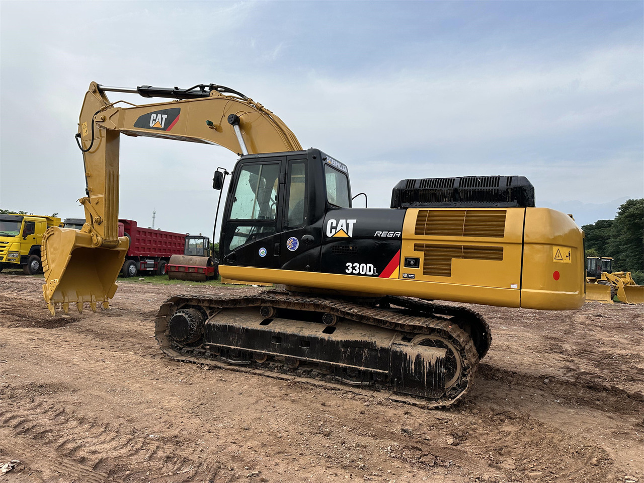 CATERPILLAR 330DL - Crawler excavator: picture 2 CATERPILLAR 330DL - Crawler excavator: picture 2