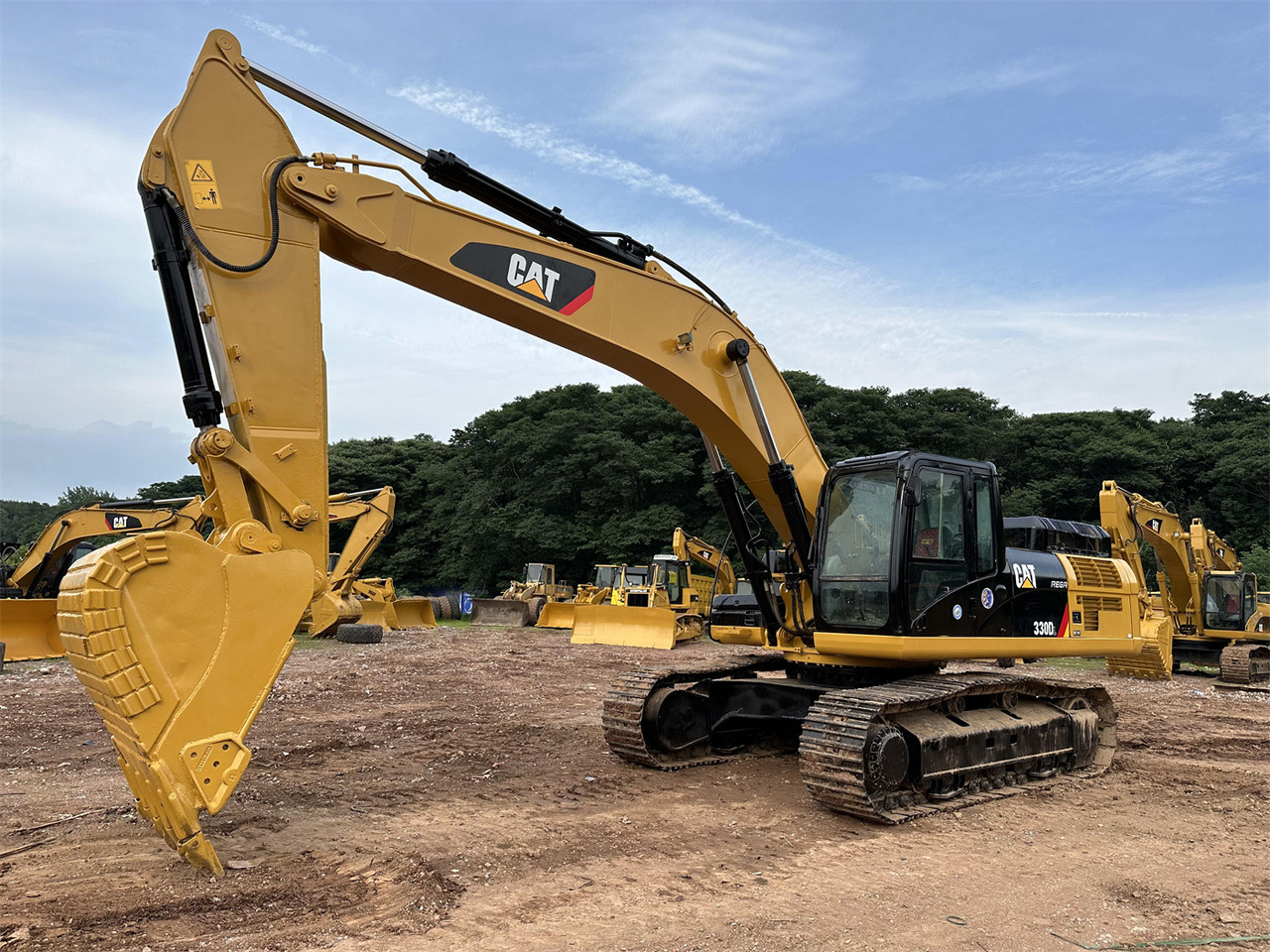 CATERPILLAR 330DL - Crawler excavator: picture 1 CATERPILLAR 330DL - Crawler excavator: picture 1
