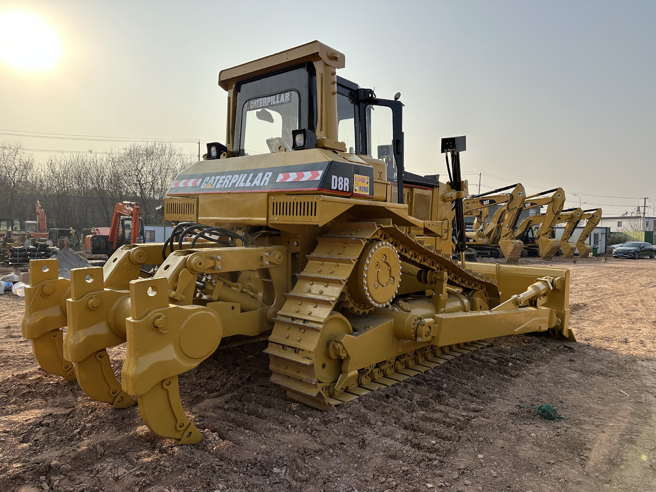 CATERPILLAR D8R Bulldozer - Bulldozer: picture 3 CATERPILLAR D8R Bulldozer - Bulldozer: picture 3