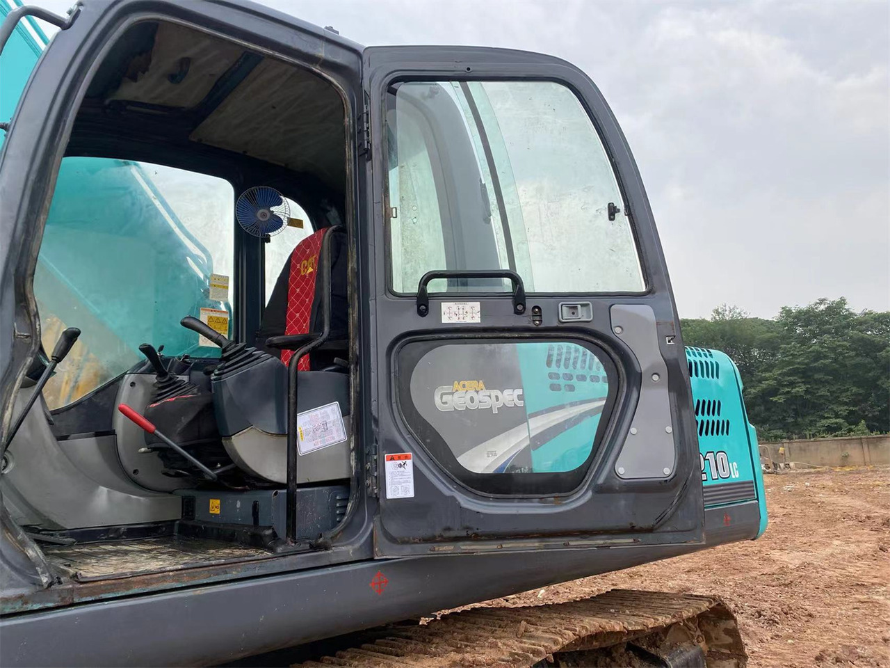 KOBELCO SK210LC-8 - Crawler excavator: picture 5 KOBELCO SK210LC-8 - Crawler excavator: picture 5