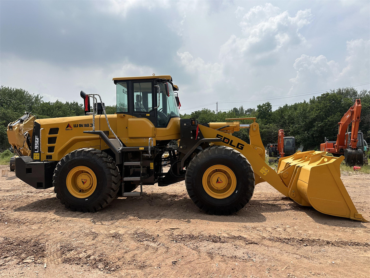 SDLG L956F - Wheel loader: picture 5 SDLG L956F - Wheel loader: picture 5