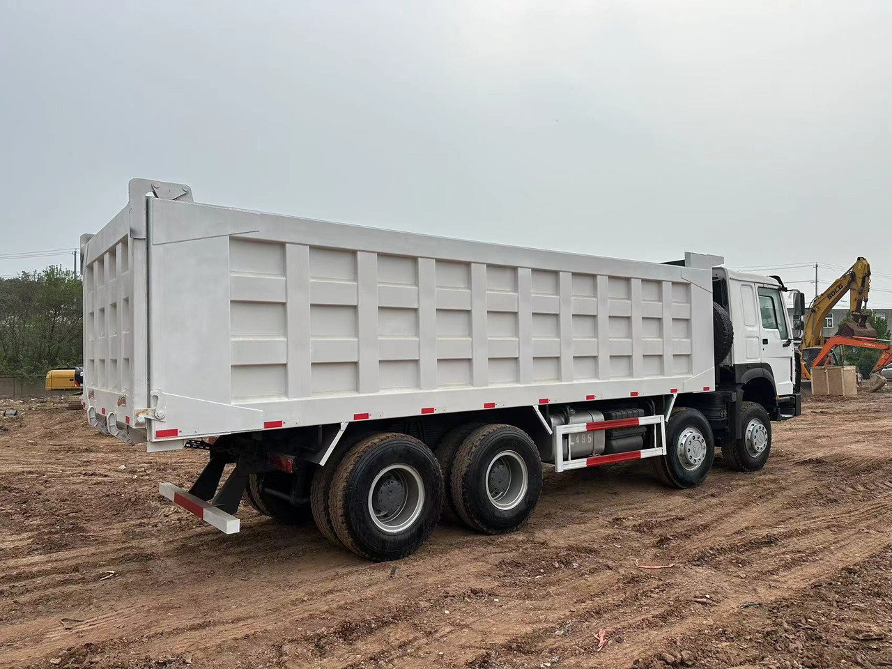 Tipper SINOTRUK HOWO 371 with Bumper: picture 6
