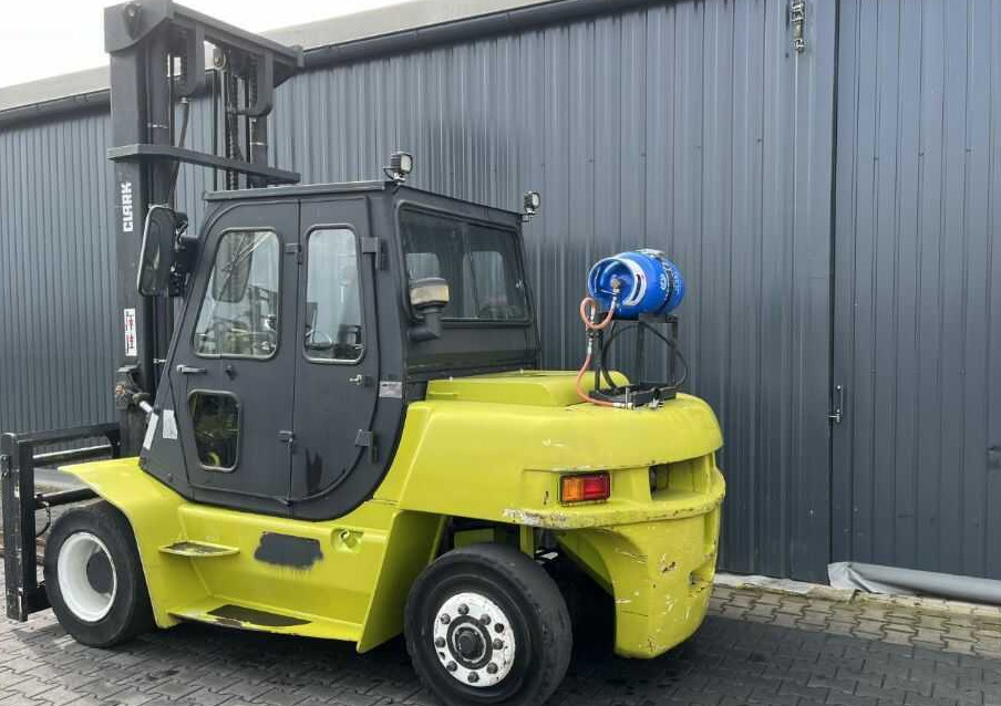Clark SF70L - LPG forklift: picture 3 Clark SF70L - LPG forklift: picture 3