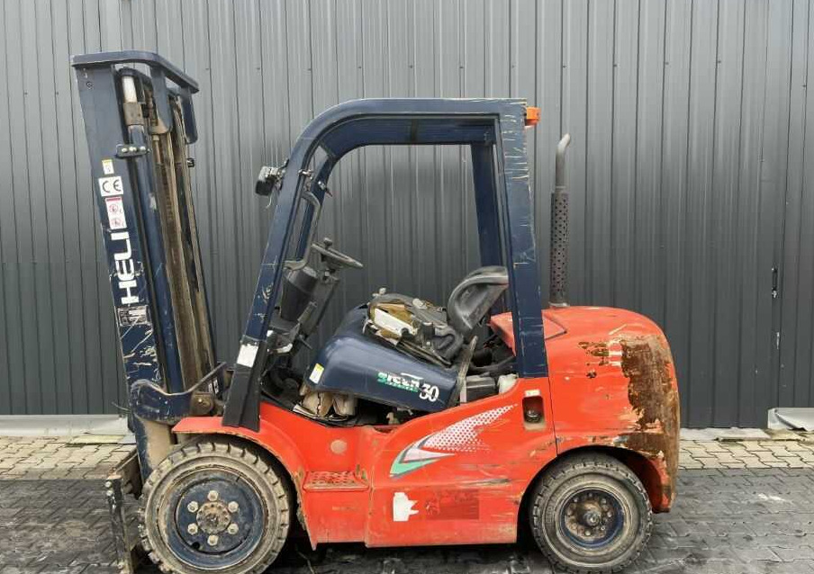 Heli CPCD30 - Diesel forklift: picture 2 Heli CPCD30 - Diesel forklift: picture 2