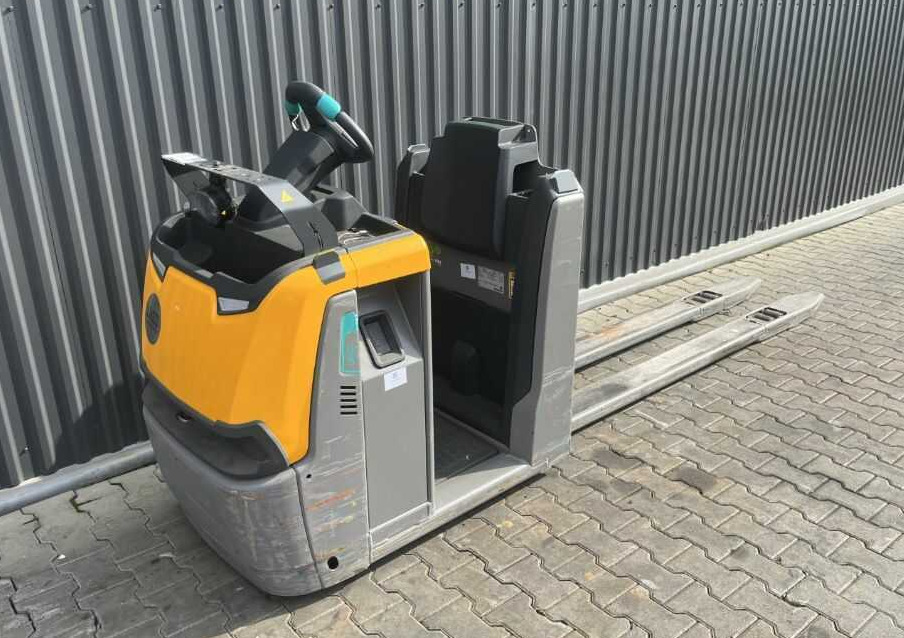 Jungheinrich ECE225 - Order picker: picture 1 Jungheinrich ECE225 - Order picker: picture 1